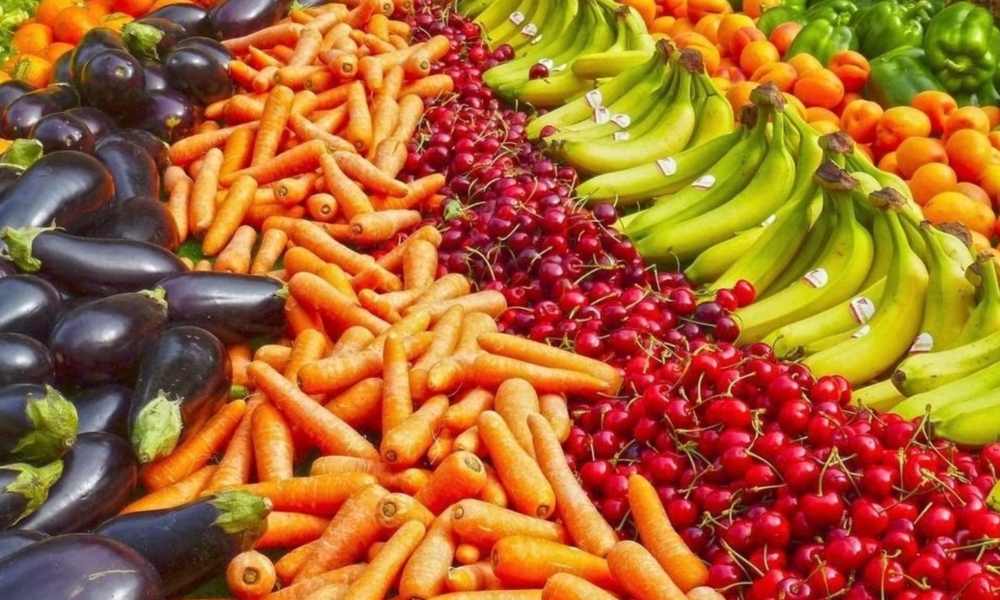 ¿Por qué suelen poner la fruta y verdura en la entrada del supermercado?