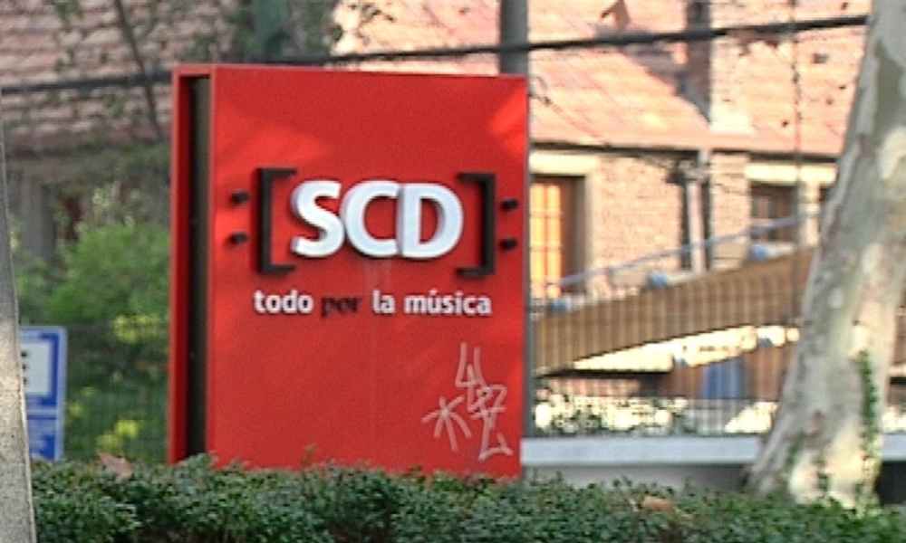 Música ambiental en tiendas provoca lío judicial: SCD arremetió contra empresa por acuerdos con La Polar, Walmart y Cencosud