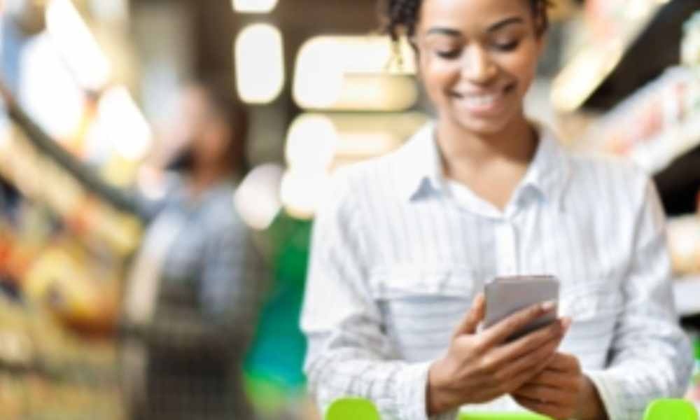 Los consumidores desean que los supermercados utilicen la inteligencia artificial (IA) para ayudarles a ahorrar dinero