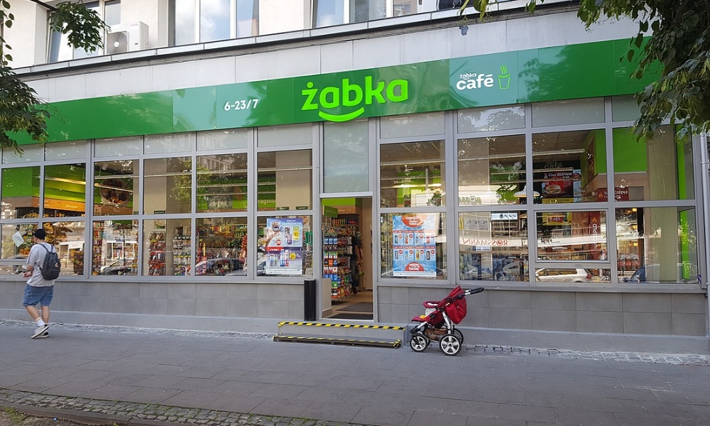 Zabka lanza su revolucionaria tienda hibrida Non Stop.