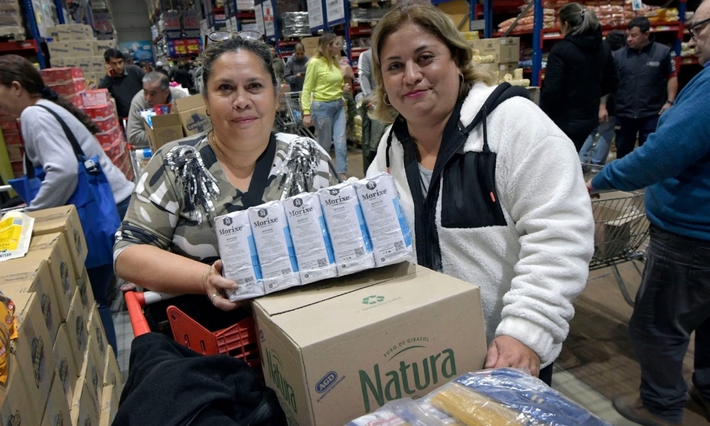 Tras la devaluación en Argentina, los chilenos dudan si vale la pena seguir cruzando los Andes para el “turismo de supermercado”