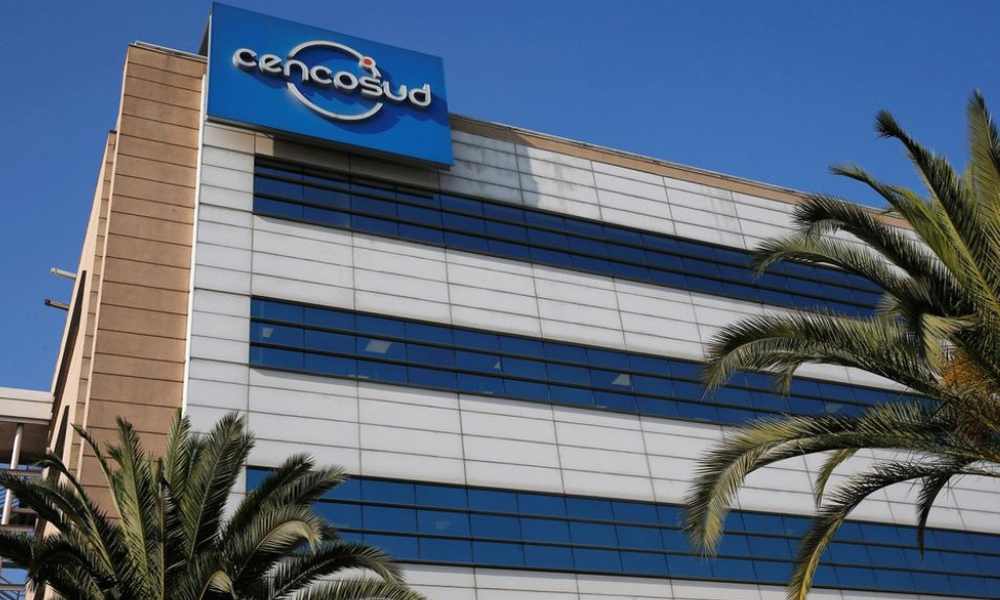Nuevo cambio de directorio en Cencosud: ¿El hijo del fundador asumirá la presidencia?