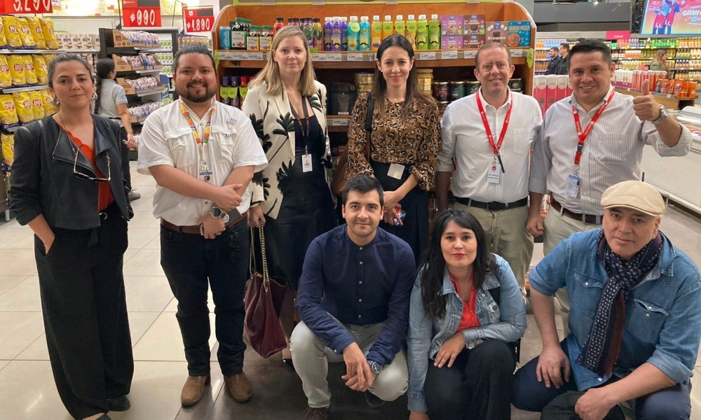Importante visita del Ministerio de Agricultura y el INDAP a locales de Unimarc
