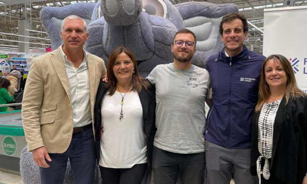 Fundación Luksic y Supermercados Cencosud firman convenio para potenciar el emprendimiento local