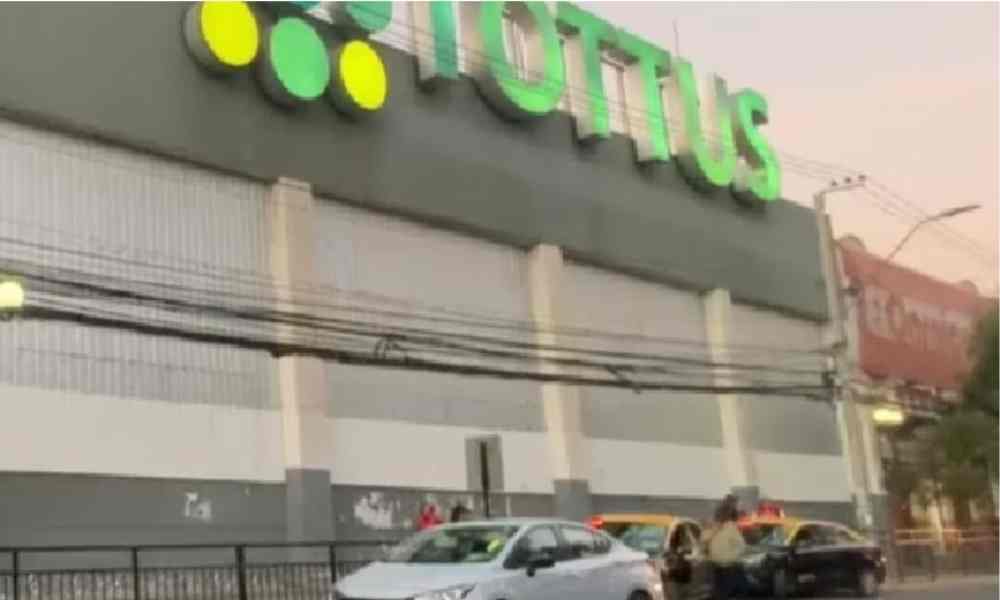 Hombre acusado de hurto muere retenido dentro de supermercado Tottus: empresa dice que se suicidó