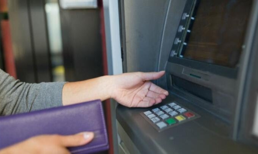 No más cajeros automáticos ni tarjetas: así se retirará la plata ahora