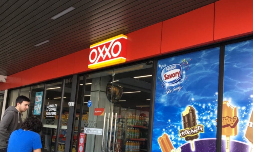 Dueños de Oxxo, con 343 tiendas en el país: “Estamos luchando más en Chile que en Brasil y Colombia, es un entorno es más desafiante”