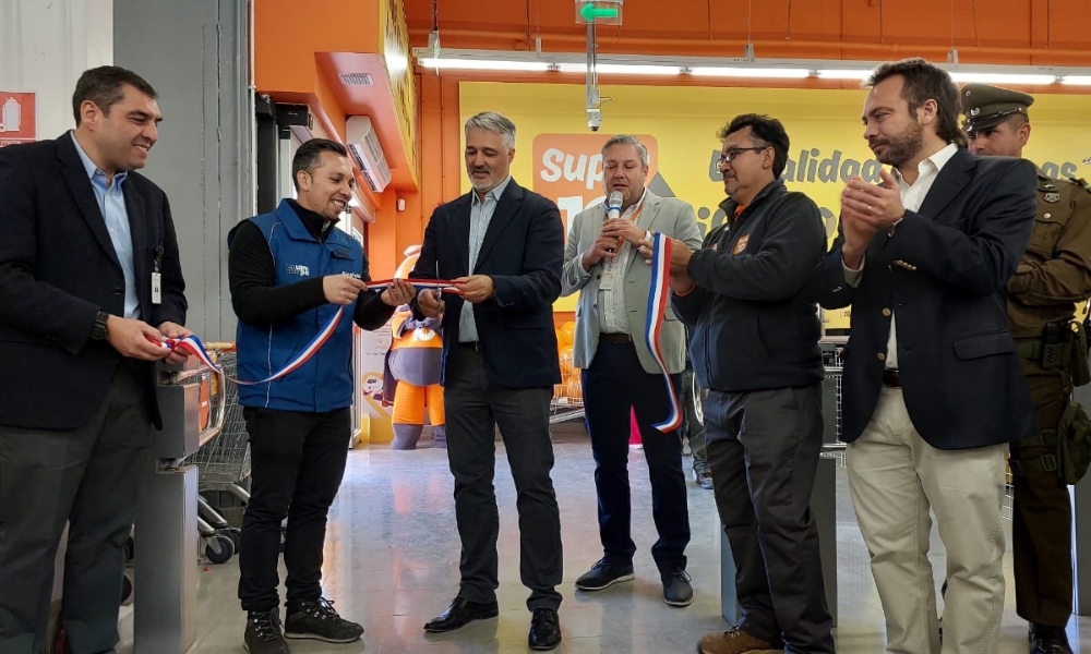 Super 10 inaugura nueva tienda en Lampa