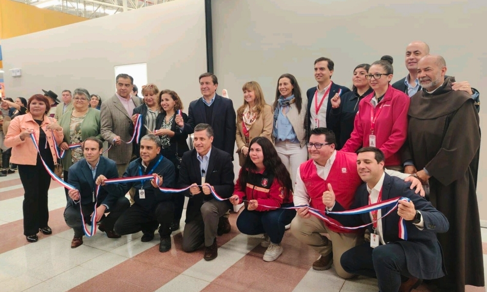Inauguran nuevos locales Unimarc y Alvi en Los Andes