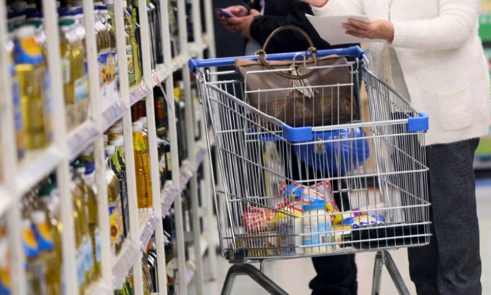 Supermercados en Chile: Quiénes lideran la industria y el competitivo «ring» al que entrará el gigante peruano