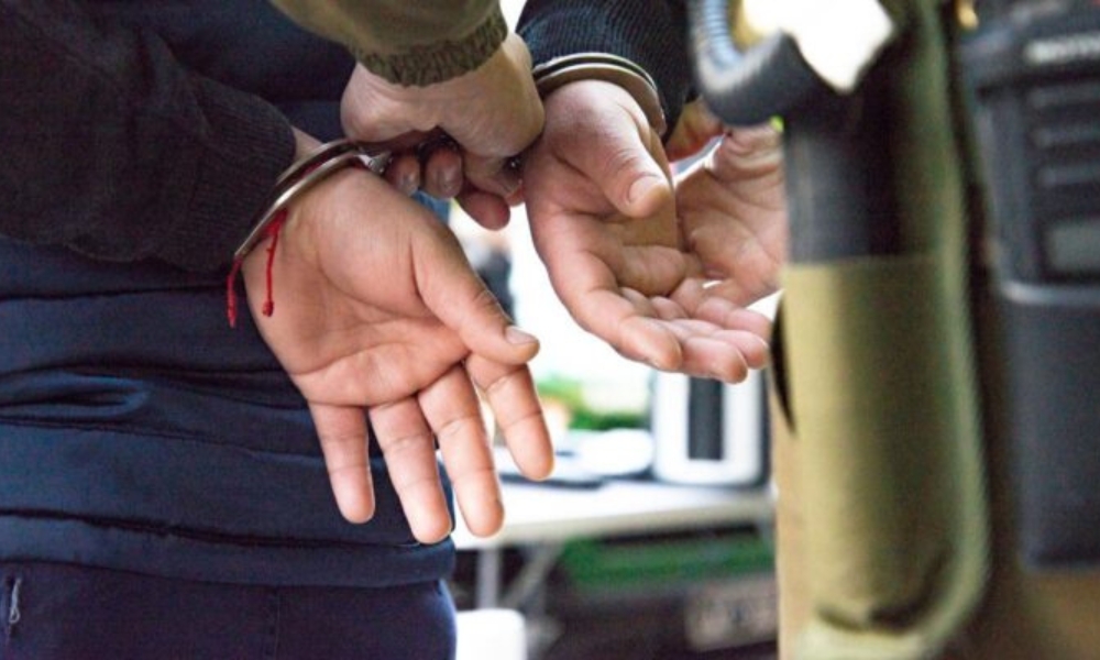Sorprenden a soldado conscripto robando en supermercado de Punta Arenas