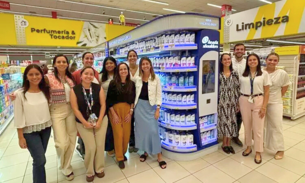 Perú: P&G y Cencosud apuestan por transformar el punto de venta con anaqueles interactivos y futuristas