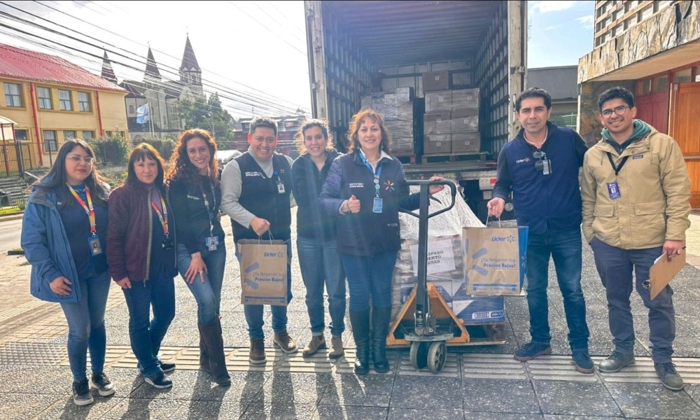 Tornado en Puerto Varas: supermercado Lider afectado. Walmart Chile entrega rápida ayuda a los damnificados
