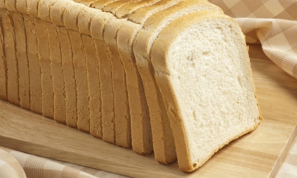 Por denuncias de contaminación y mal estado en productos: Sernac oficia a reconocida marca de pan