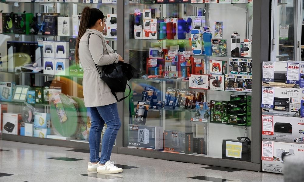 Ventas presenciales del retail en Región Metropolitana registran crecimiento de 1,1% en primer semestre del año