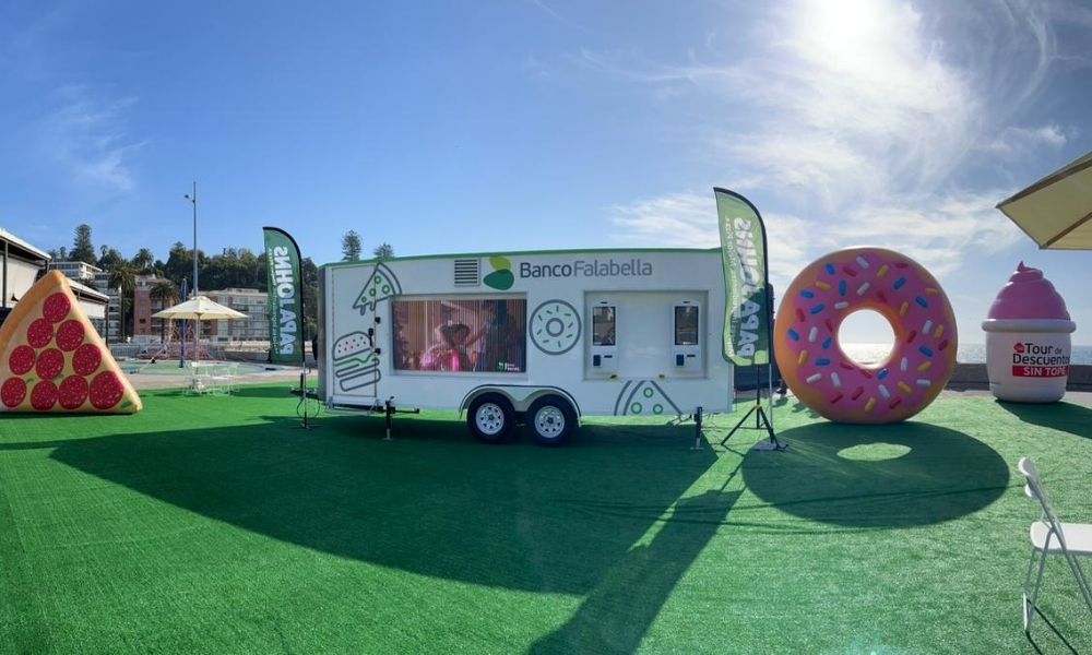 Banco Falabella celebra los 45 años de CMR con su food truck “Tour de Descuentos Sin Tope”: 40% de descuento en cadenas de comida, música y diversión en 10 ciudades