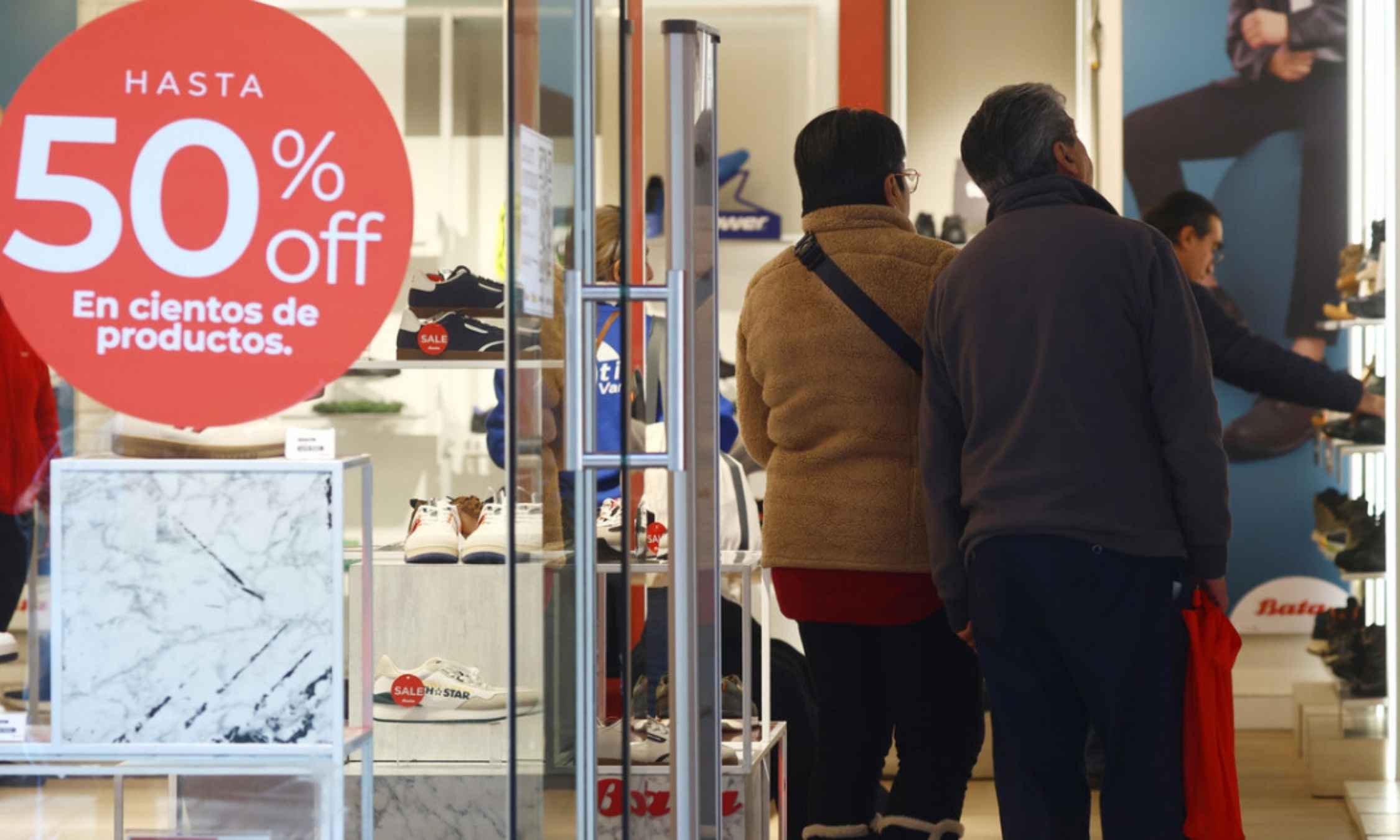 Las ventas del comercio minorista anotan cifras mixtas en agosto pero mejores que el mes previo