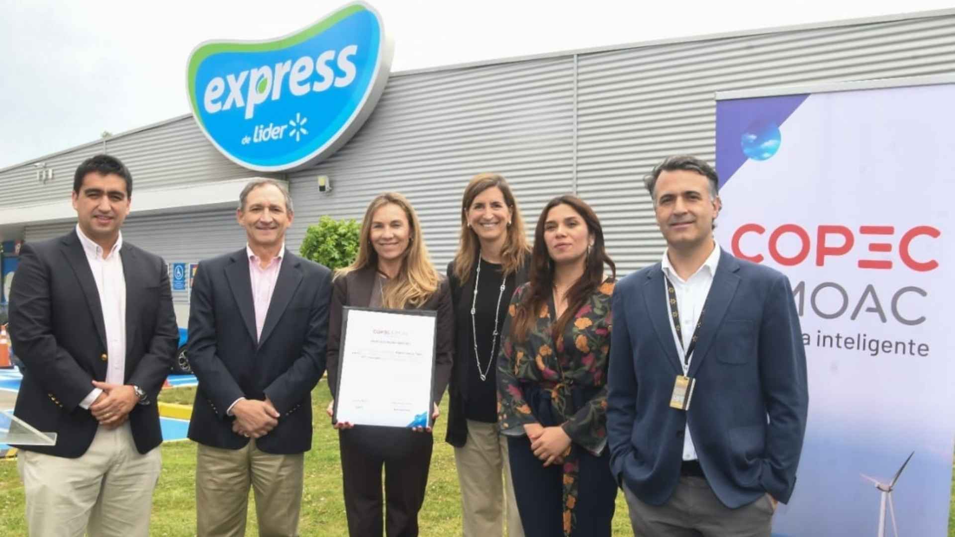 Walmart Chile da un paso histórico: 80% de su operación funcionará con energía 100% renovable gracias a alianza con Copec