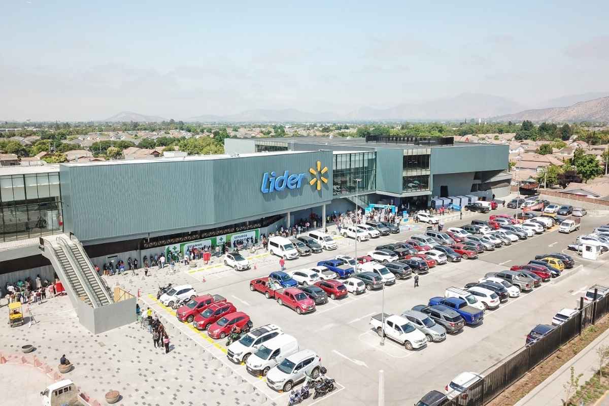 Lider La Farfana abre en Maipú con 140 empleos y revitaliza el Centro Comercial El Rosal