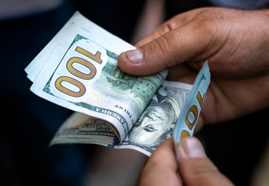 Dólar en Chile se desploma a niveles no vistos en más de dos años y redefine perspectivas para el retail