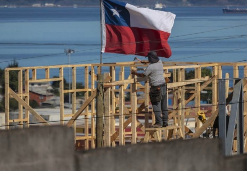 Walmart Chile y Desafío Levantemos Chile activan millonario plan de reconstrucción en Biobío tras devastadores incendios