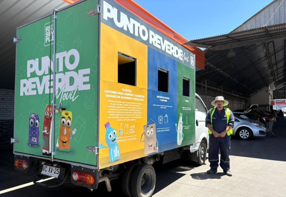 Puntos Verdes Móviles se despliegan en supermercados de las regiones Metropolitana, del Biobío y de la Araucanía para fomentar reciclaje en la ciudadanía